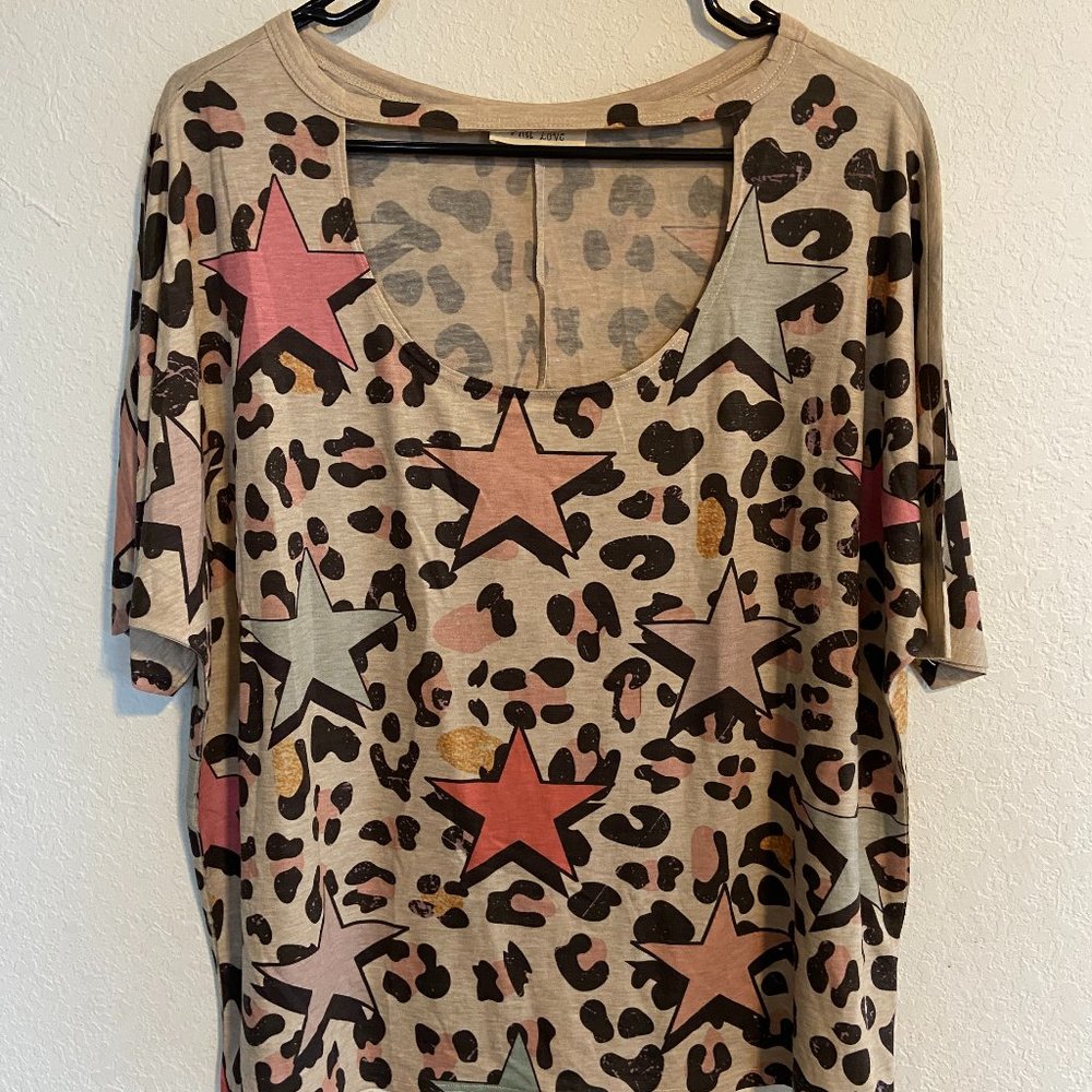 NWOT 80's inspired Shirt Size Medium